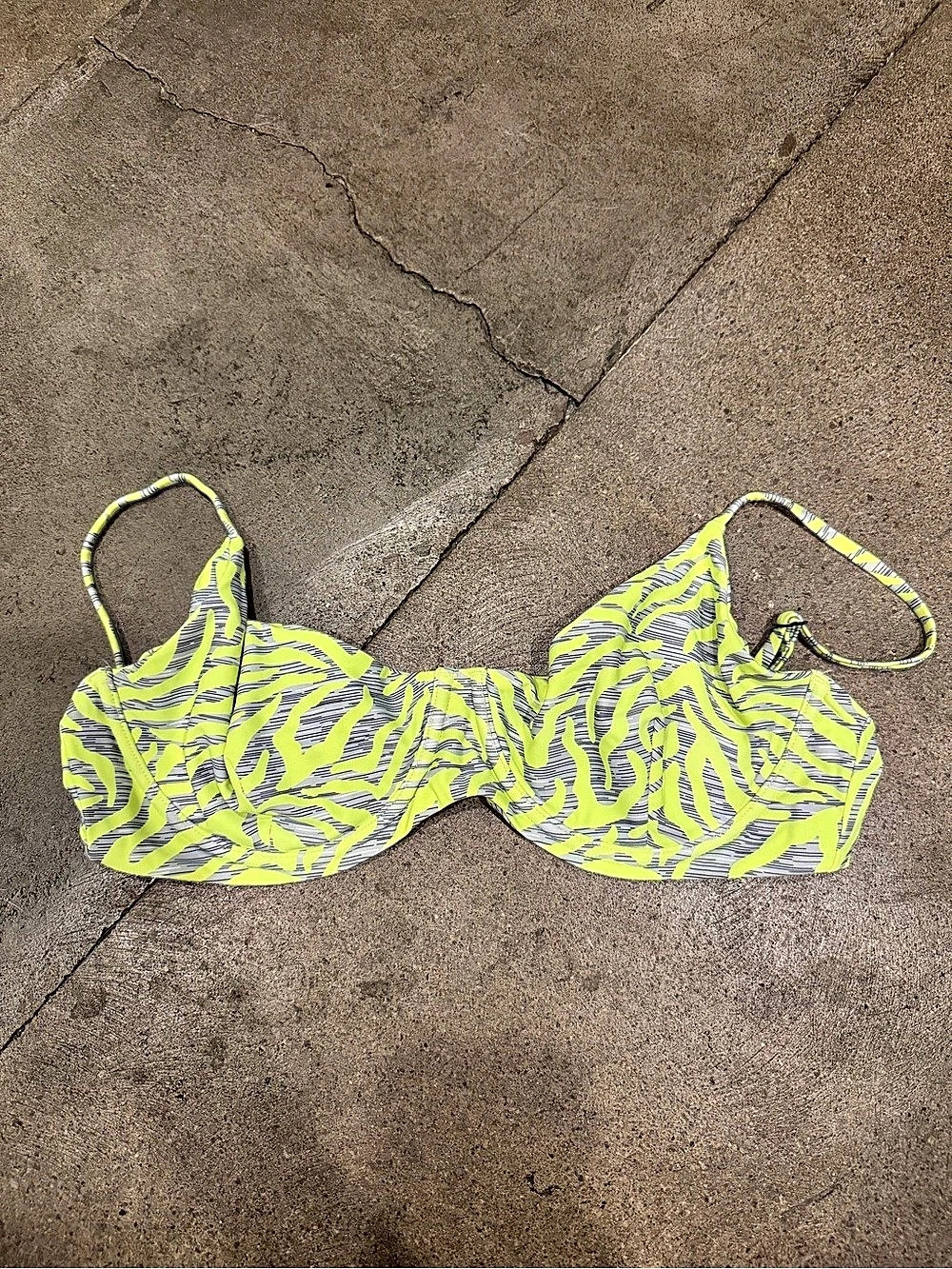 Blackbough Swim Underwire Bikini Top Neon Tiger Green & Gray